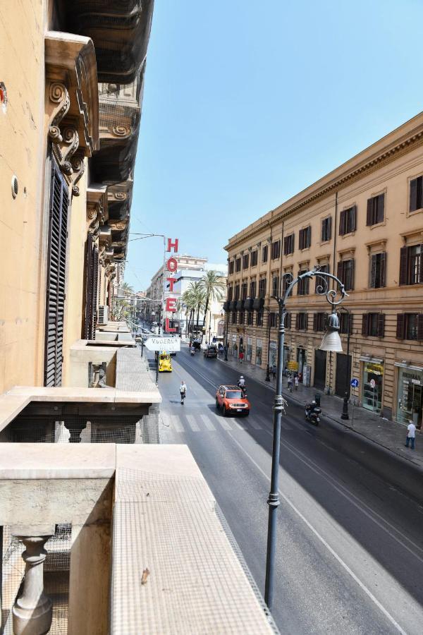 Mamamia #teatro Biondo Pensión Palermo